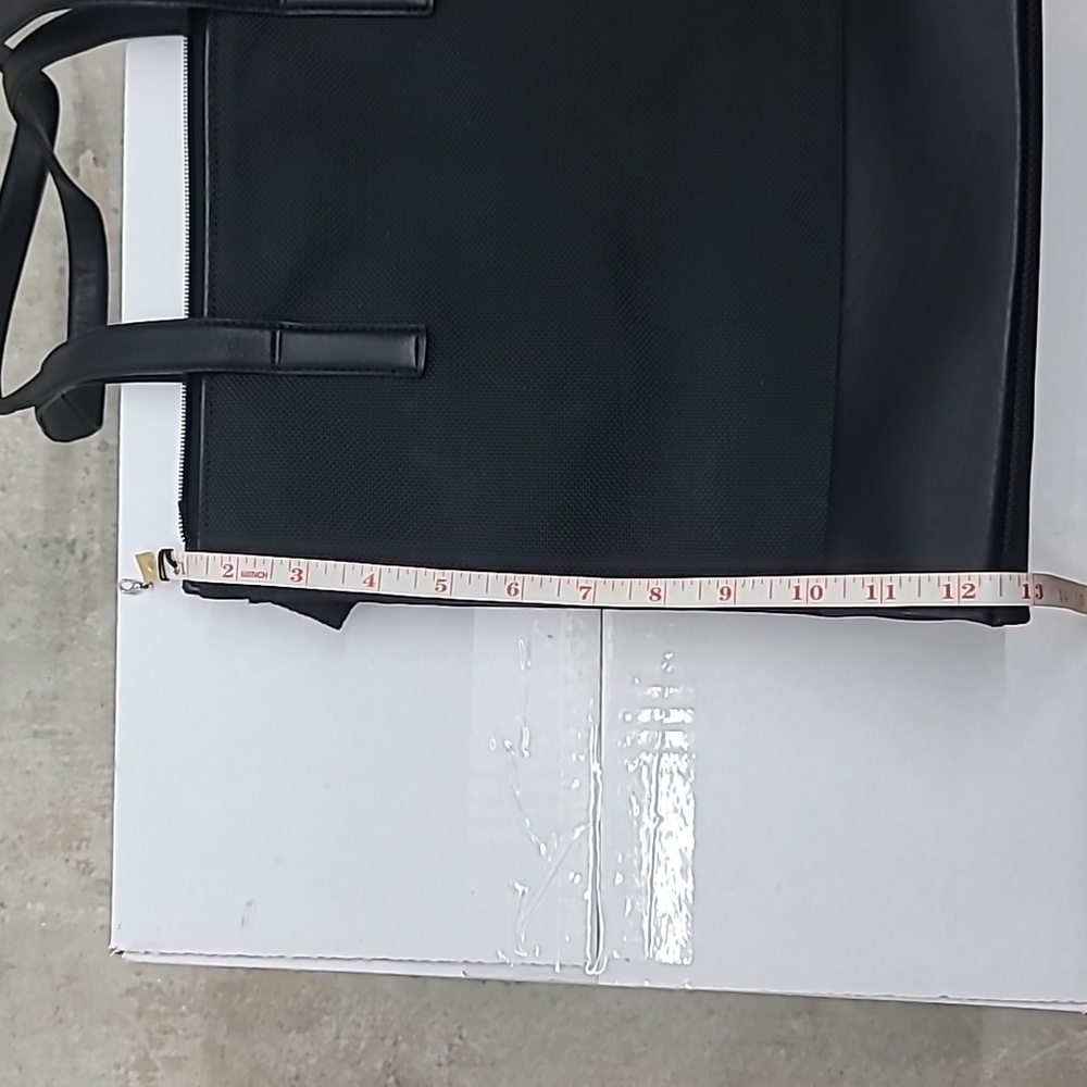 Tumi nylon 12x12 shoulder bag - Picture 8 of 15